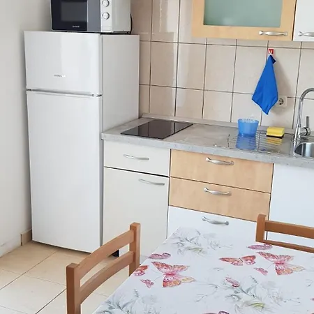 Apartment Snjezana Pag Town