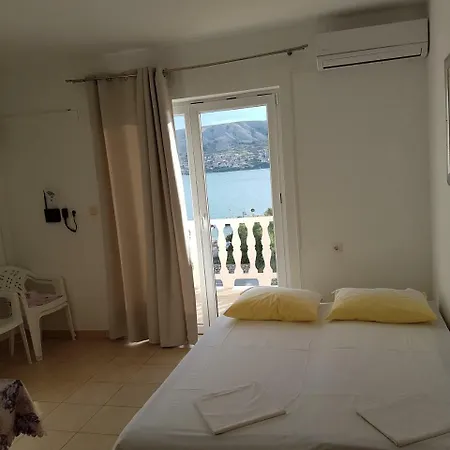 Apartment Snjezana Pag Town