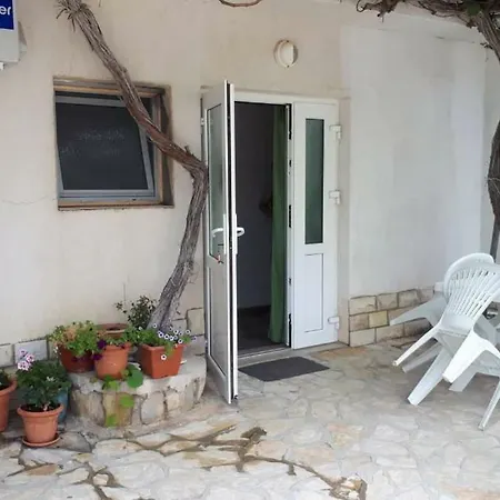 Apartment Snjezana Pag Town