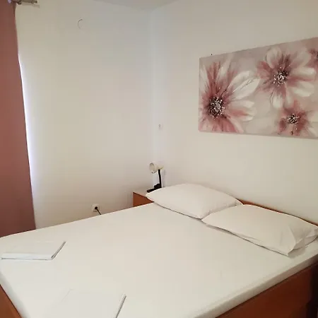 Snjezana Apartamento Pag Town